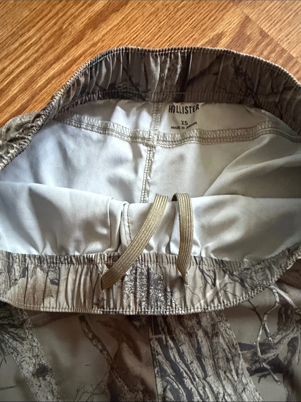 Hollister Men's Camo Athletic Shorts - Gray & Brown